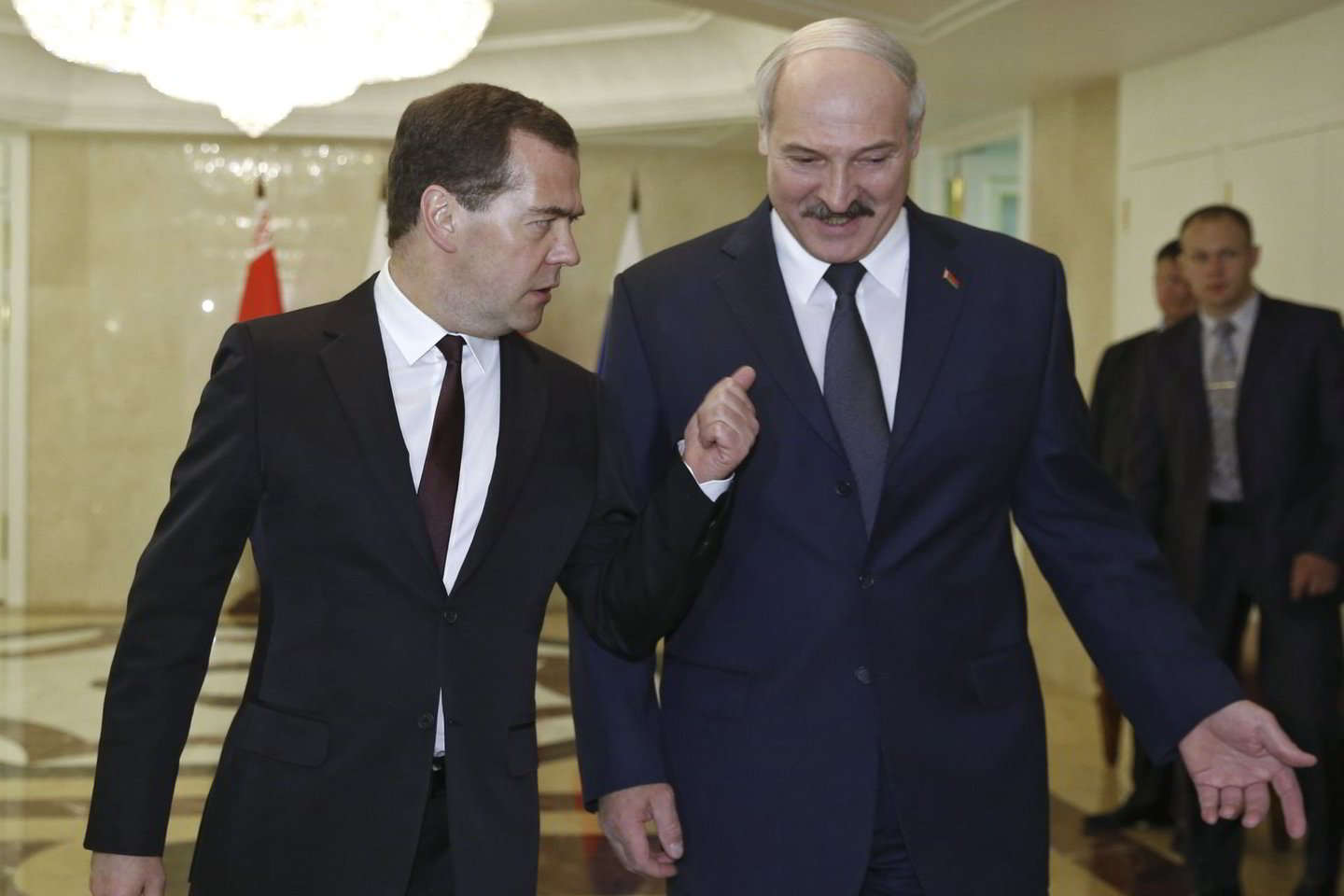 A.Lukašenka (dešinėje) trečiadienį Maskvoje susitiko su Rusijos premjeru D.Medvedevu.<br>„Reuters"/„Scanpix" nuotr.