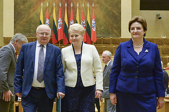 Daliai Grybauskaitei įteiktas naujas prezidento pažymėjimas