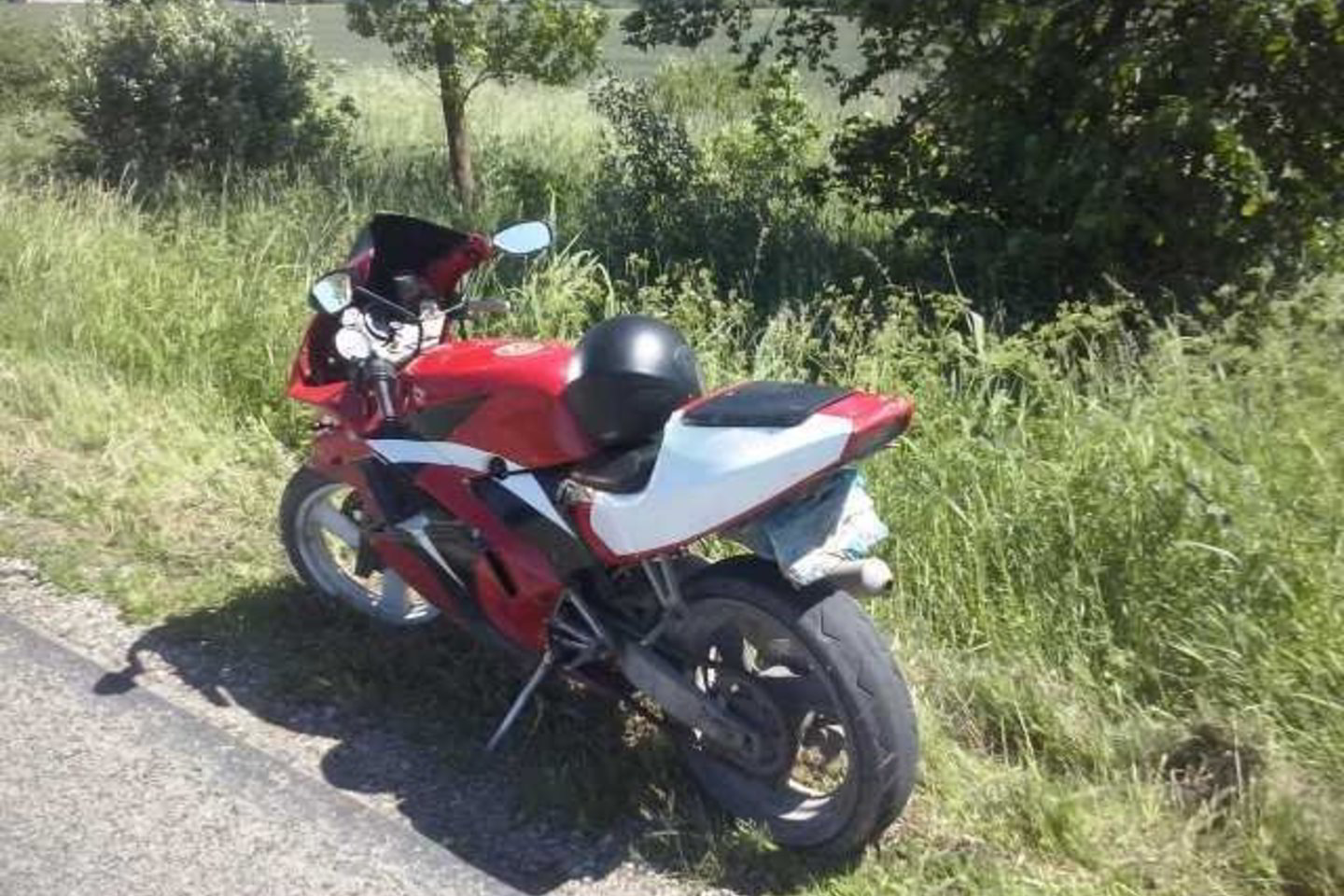 Septyniolikmetis vilkaviškietis vairavo motociklą užklijuotu numeriu ir neturėdamas jokių dokumentų.