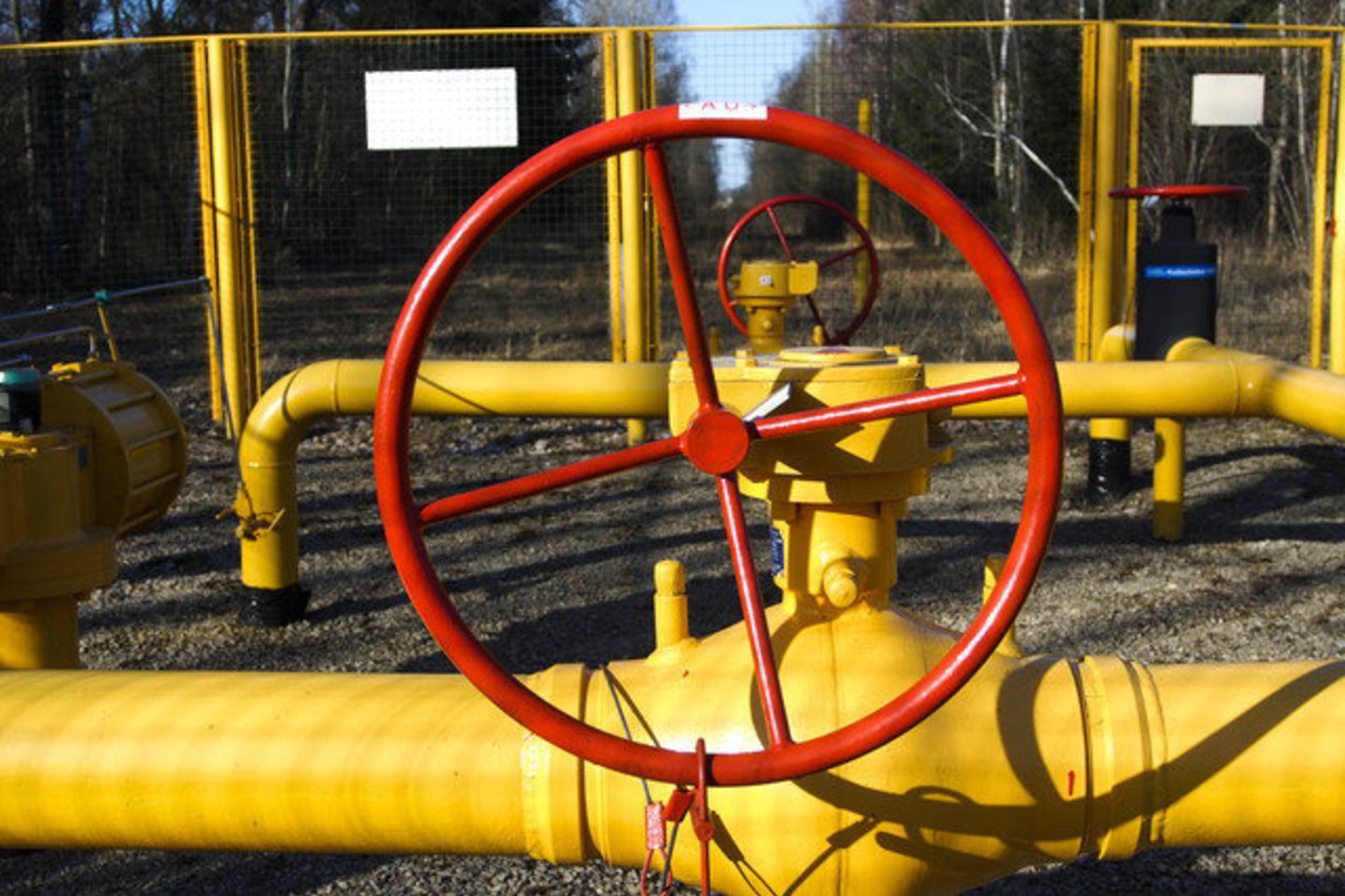 Anot premjero, bendra pasiekto susitarimo su „Gazprom“ vertė, įvertinus bendrovės „Lietuvos dujos“ importuojamus gamtinių dujų kiekius 2013-2015 metais, sieks apie 800 mln. litų.