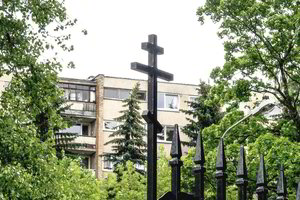 Kapinės žengia į daugiabučio kiemą