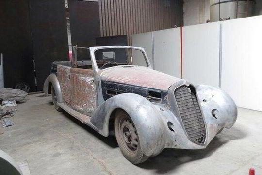 Prabangų Italijos fašistų diktatoriaus automoblį įsigijo rusai