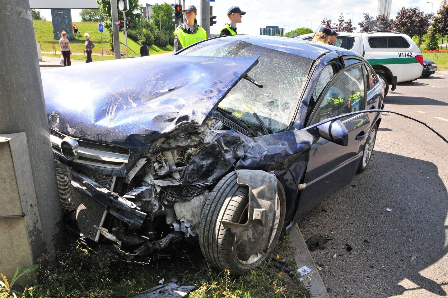 Vilniuje susidūrus dviem automobiliams, sužeisti abiejų mašinų vairuotojai.