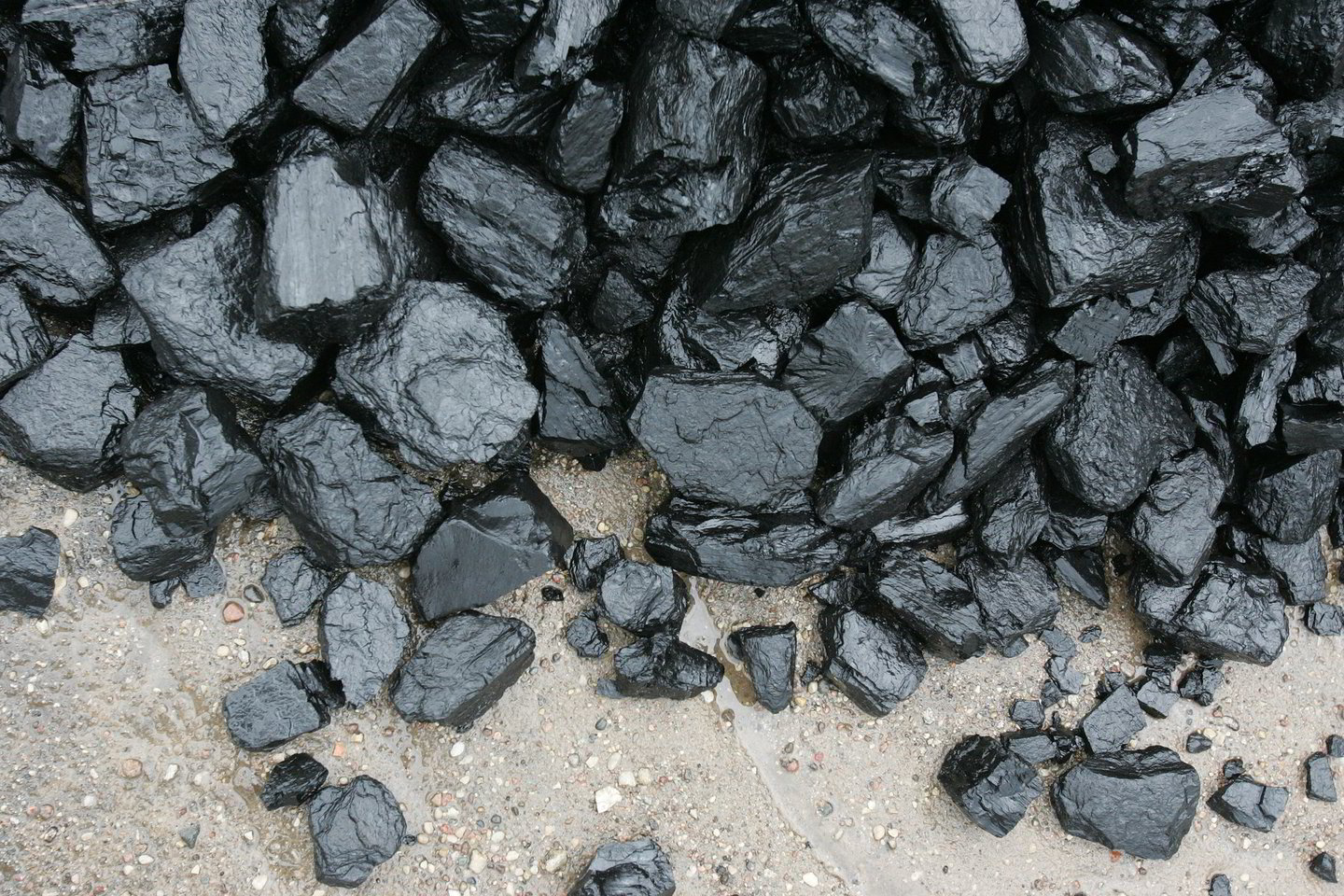 Išskyrus dujas, kitų kuro ir energijos rūšių sąnaudos didėjo, ypač akmens anglių ir durpių. .<br>V.Balkūno nuotr.