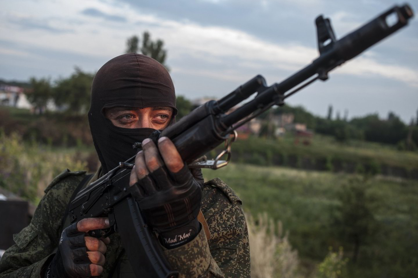 Ukrainos kariai ir prorusiški separatistai ketvirtadienį įnirtingai kovėsi šalies rytuose.