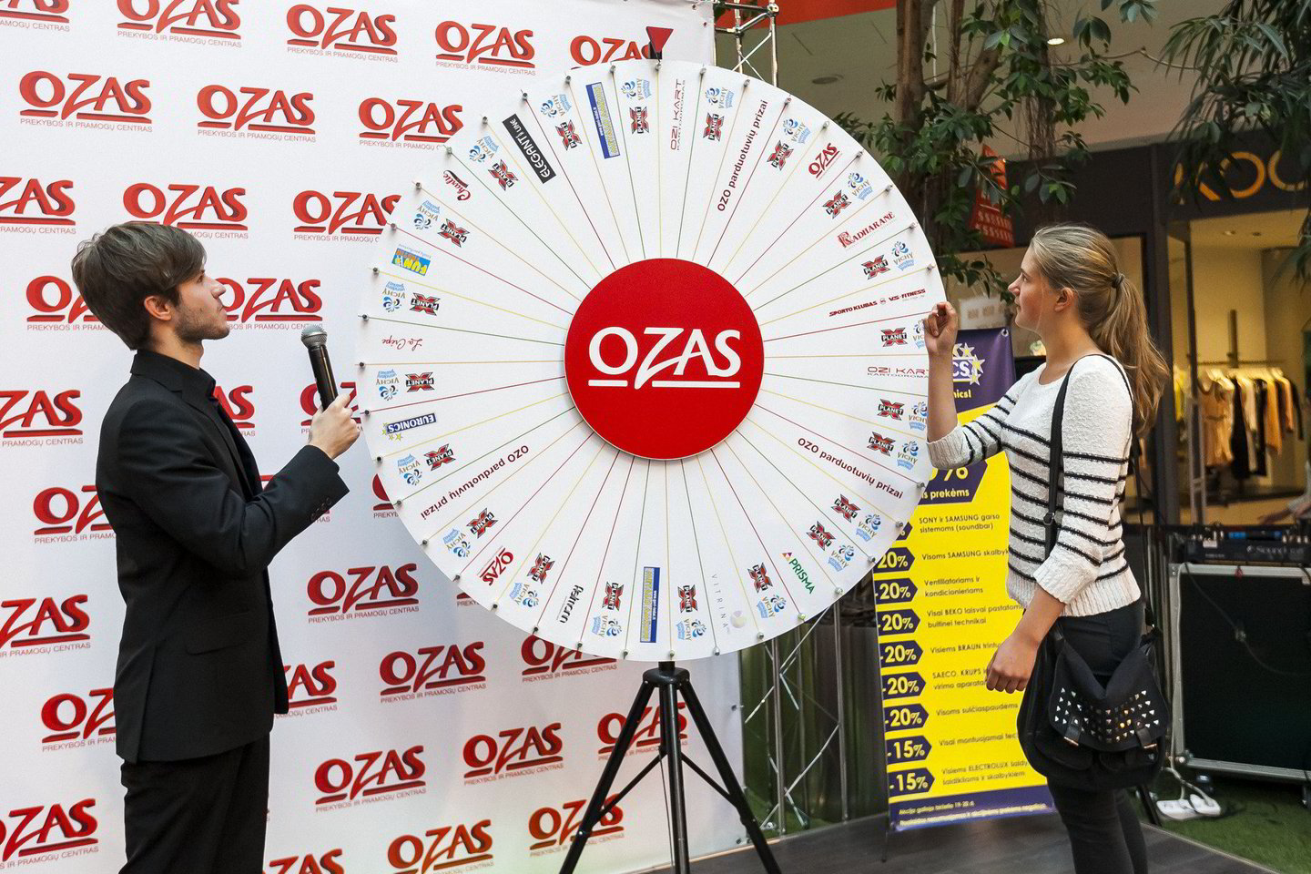 "Ozas" skelbia išpardavimą.