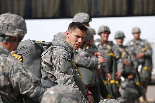 Lietuvoje nusileido Amerikos desantininkų pamaina