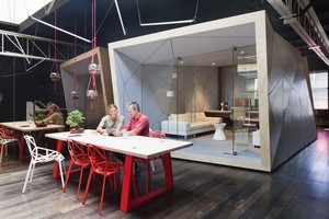 Garsus dizaineris kino studijos biurą pavertė tamsiu kambarėliu