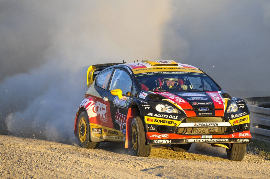 Pirmąją WRC dieną sportininkams teko siauri, žvyruoti greičio ruožai.<br>V.Ščiavinsko nuotr.