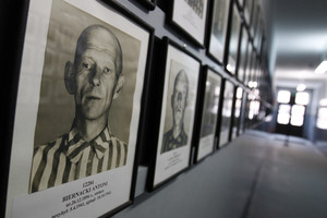 Aušvice vokiečių mokytojas norėjo išsinešti kalinių daiktus
