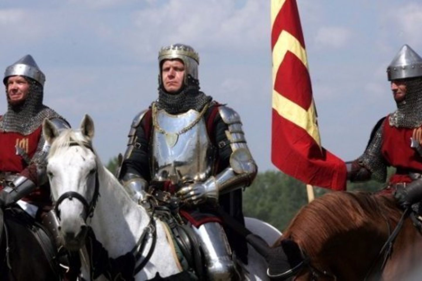 Per Žalgirio mūšio pergalės minėjimą Katedros aikštėje Vilniuje ant žirgų pasirodys senovine karių apranga vilkintys raitosios policijos pareigūnai.
