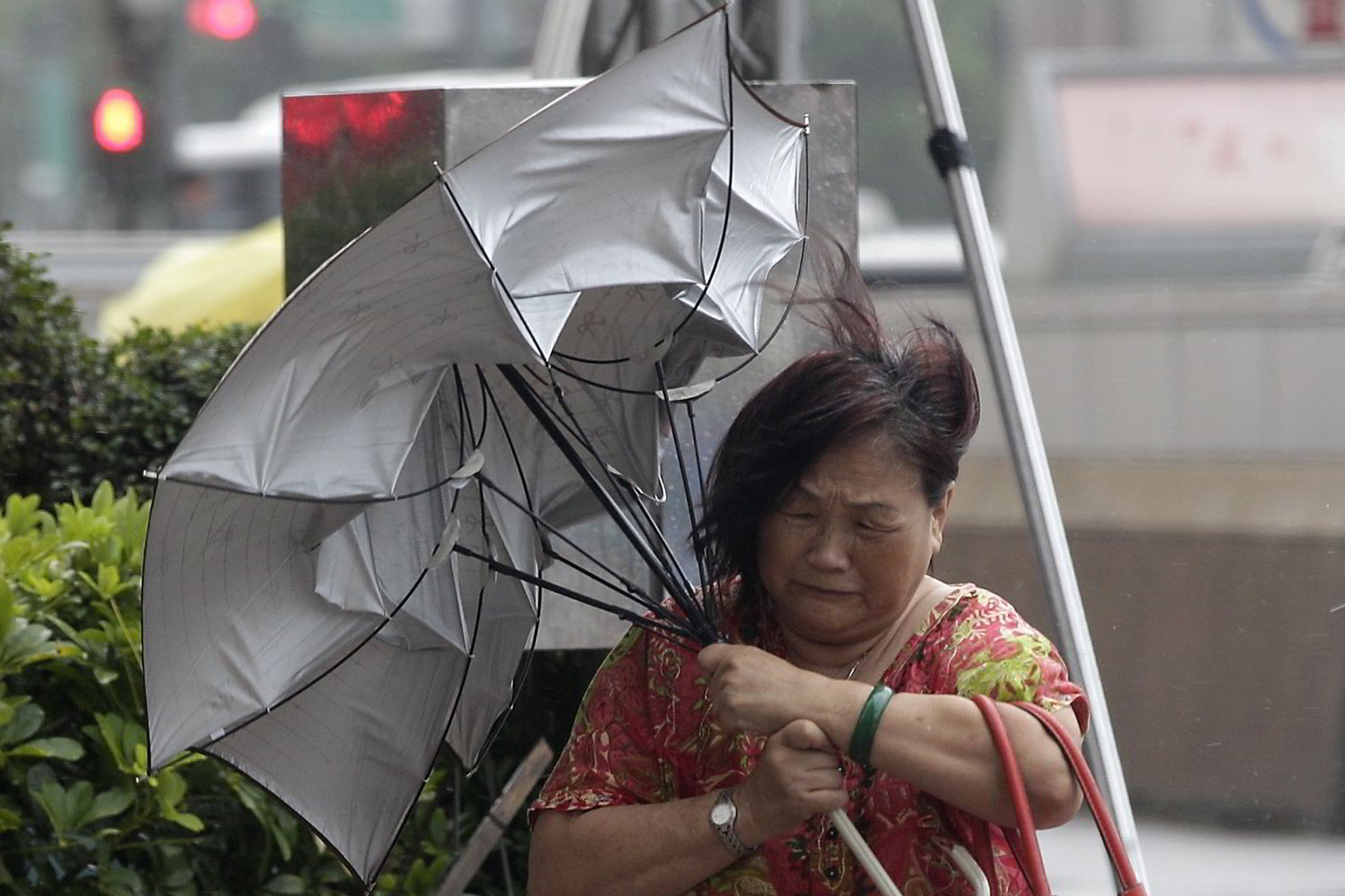 Taifūnas „Matmo“ trečiadienį su smarkiomis liūtimis ir vėjais pasiekė Taivaną<br>Reuters nuotr.