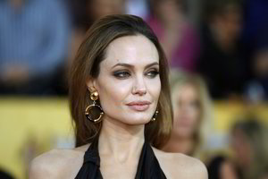 Tamsioji ir šviesioji Angelinos Jolie pusės