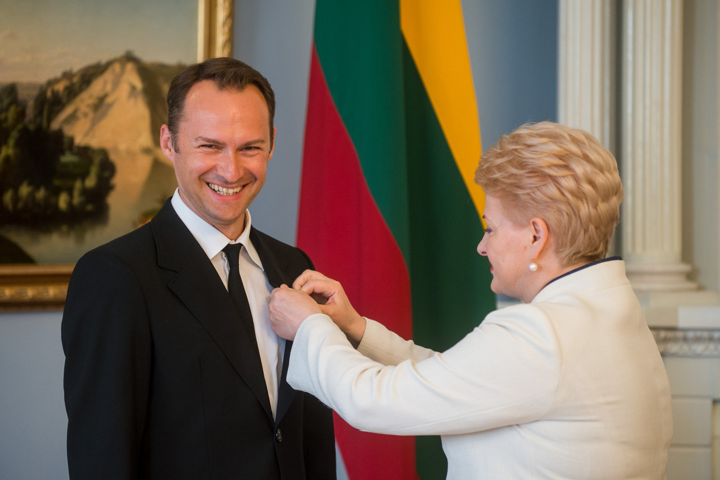 Edgaras Montvidas penktadienį prezidentūroje buvo apdovanotas ordino „Už nuopelnus Lietuvai“ medaliu.<br>J.Stacevičiaus nuotr.
