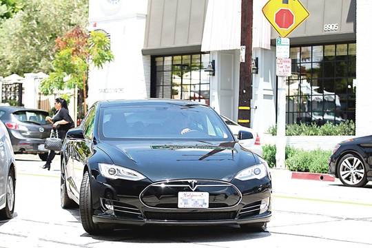 Kinas skelbiasi tikruoju „Tesla“ savininku