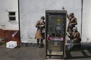 Anglijoje gelbėjamas vandalų nuniokotas Banksy grafitis