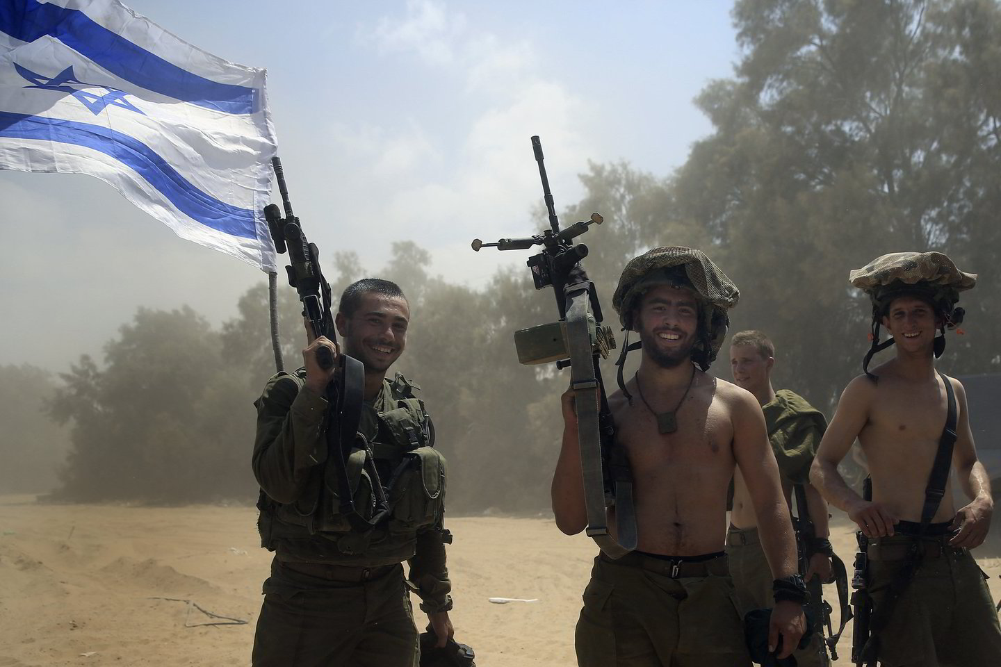 Izraelis atitraukia karius.