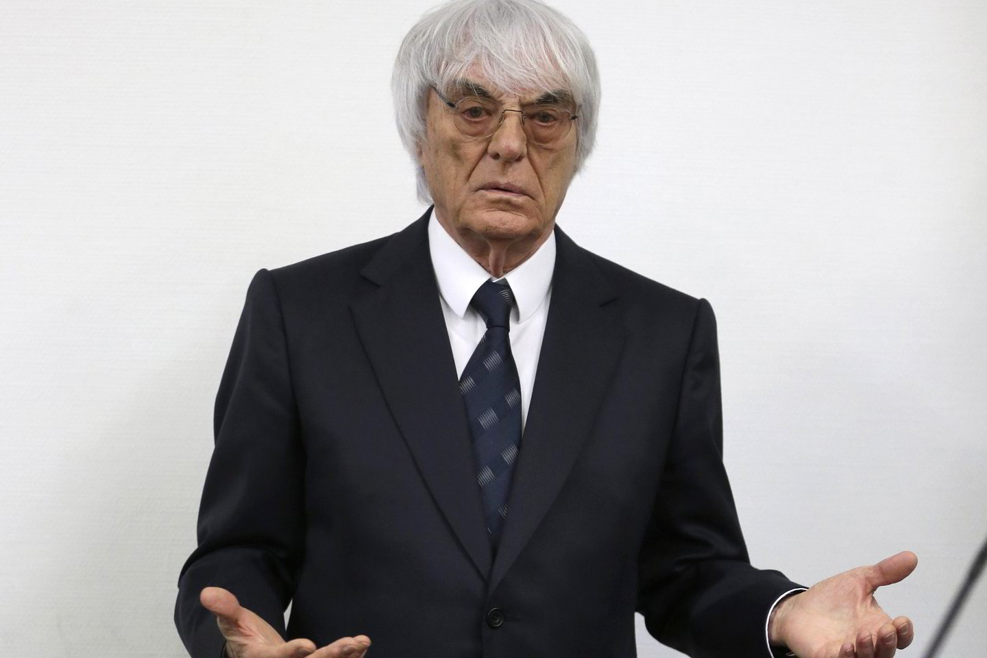 B. Ecclestone'as Nuo Teismo Išsisuks Sumokėjęs 100 Mln. Dolerių