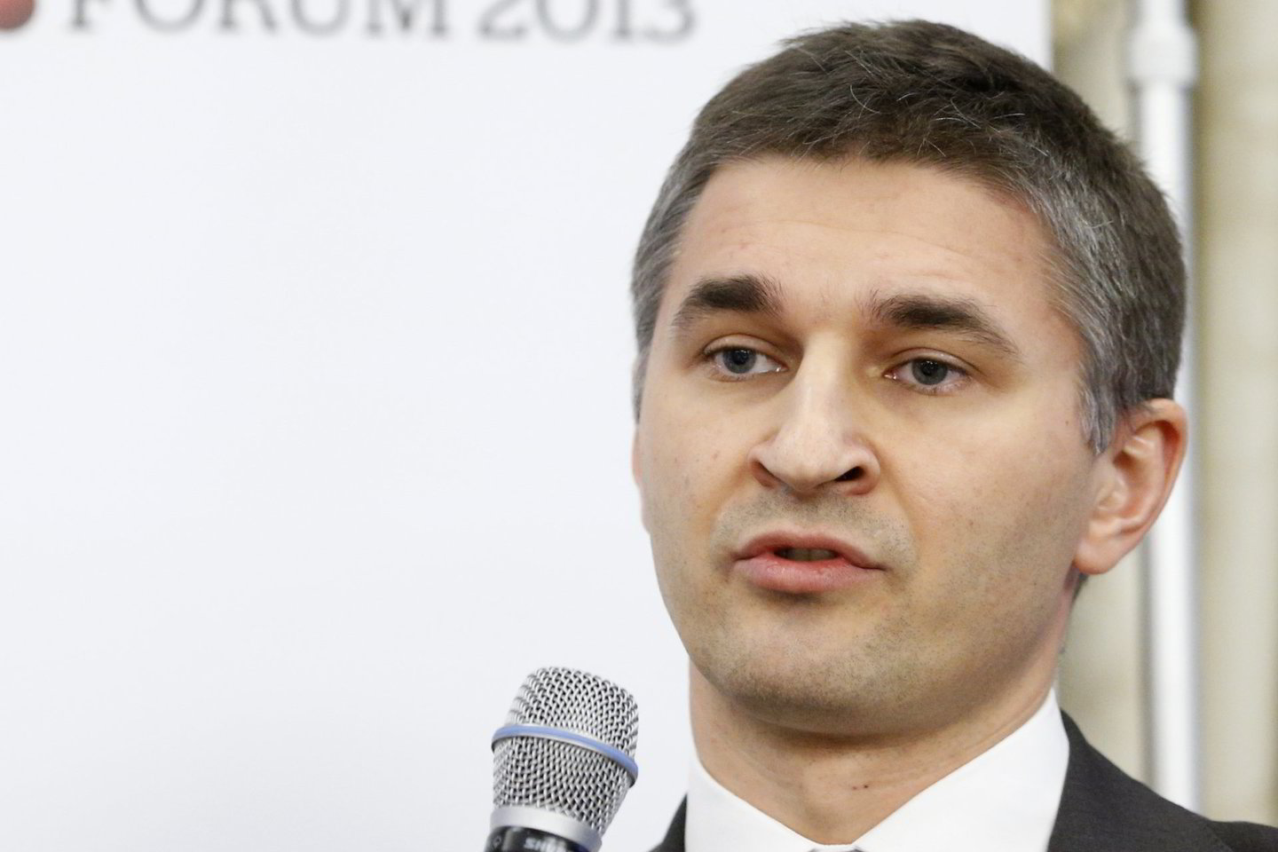 Pasak ministro J.Neverovičiaus, Lietuva laikosi visų susitarimų su Rusijos dujų koncernu „Gazprom“, tad problemų, dėl kurių galėtų atsirasti tiekimo sutrikimai, nėra.