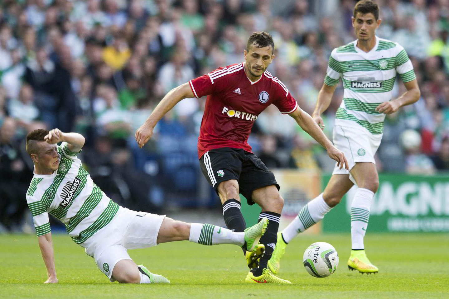 Varšuvos "Legia" futbolininkai buvo stipresni už Glazgo "Celtic" komandą Čempionų lygos atrankos varžyboe, bet aukštyn iškopė Škotijos klubas.
