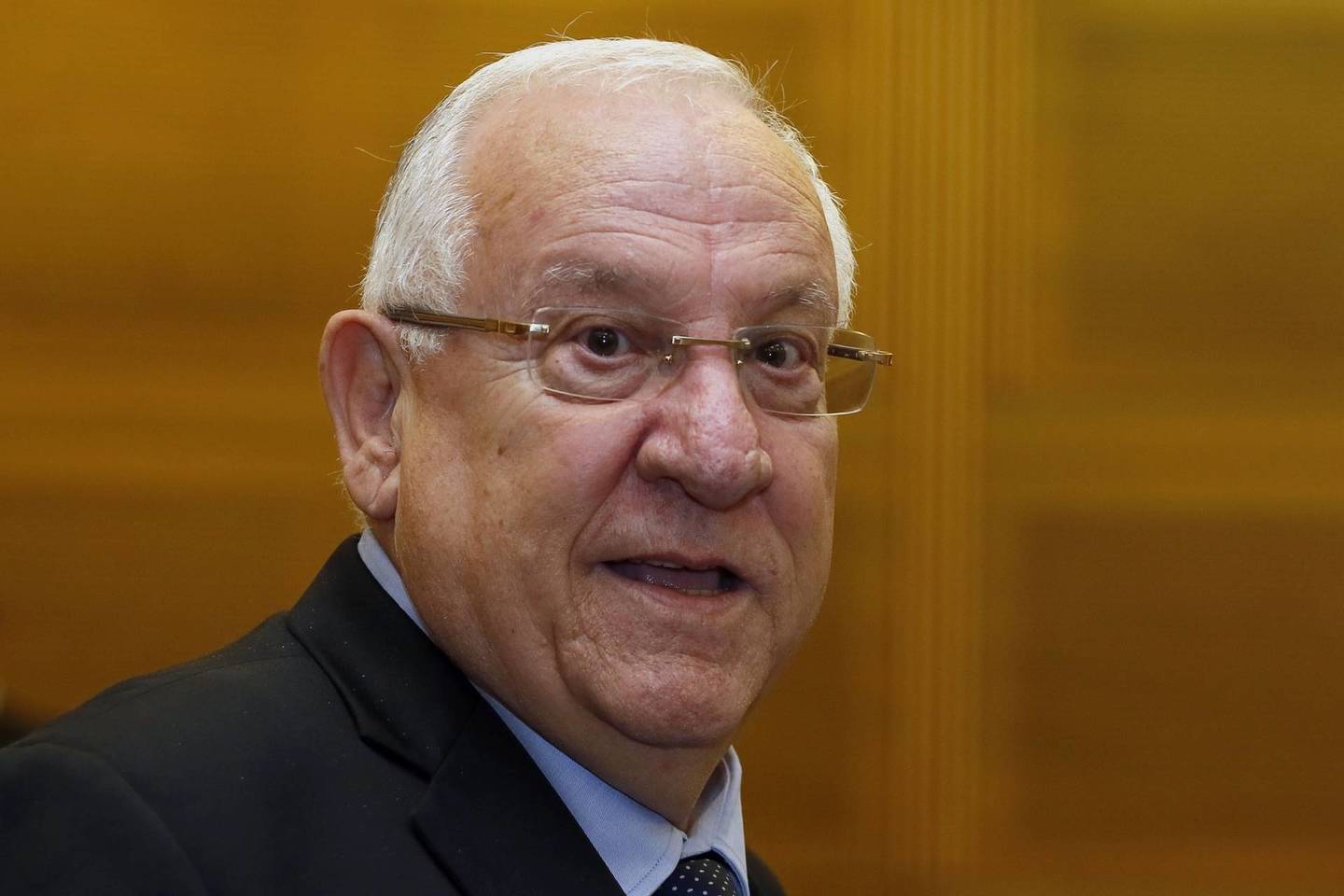 Izraelio prezidentas Reuvenas Rivlinas pirmadienį atsiprašė Brazilijos vadovės, kai vienas Užsienio reikalų ministerijos atstovas pavadino Lotynų Amerikos galiūnę pavadino „diplomatine nykštuke“.