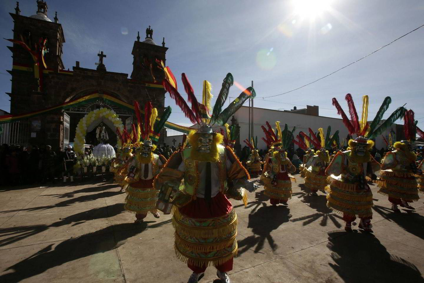 Šokių festivalis prie Titikakos ežero Bolivijoje.