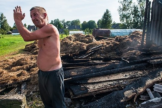 Kaimiečiai skelbia padegėjo medžioklę ir grasina Linčo teismu