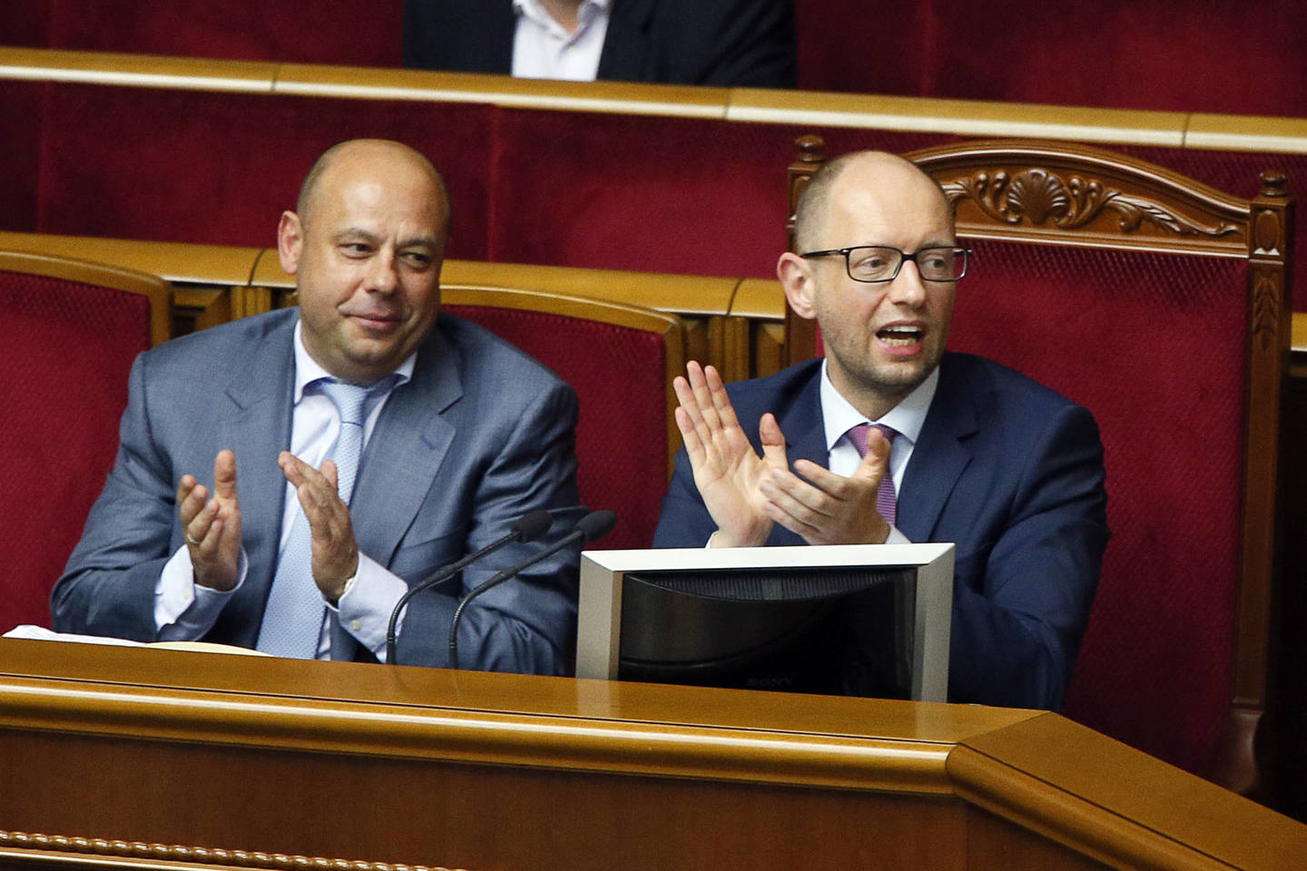 Ukrainos vyriausybė, be to, paskelbė nusiųsianti į Rytų Ukrainą savo pagalbos vilkstinę.