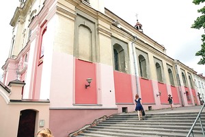 Maldos namams grąžinamos istorinės spalvos