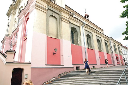 Maldos namams grąžinamos istorinės spalvos