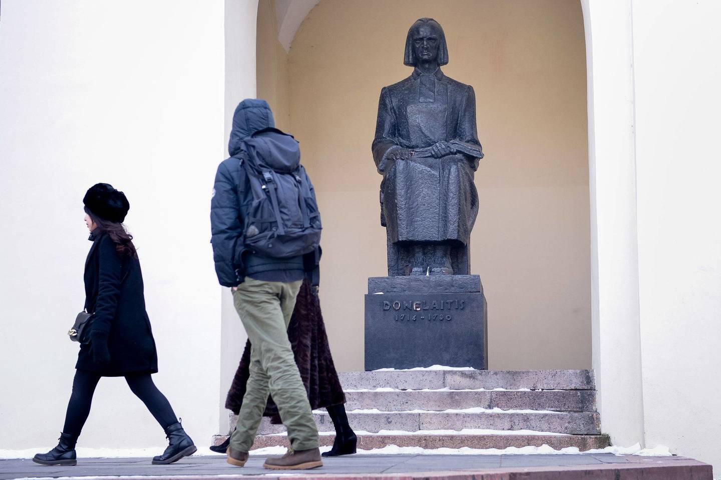 Senoji K.Donelaičio skulptūra bus perduota VU Kauno humanitariniam fakultetui.<br>J.Stacevičiaus nuotr.