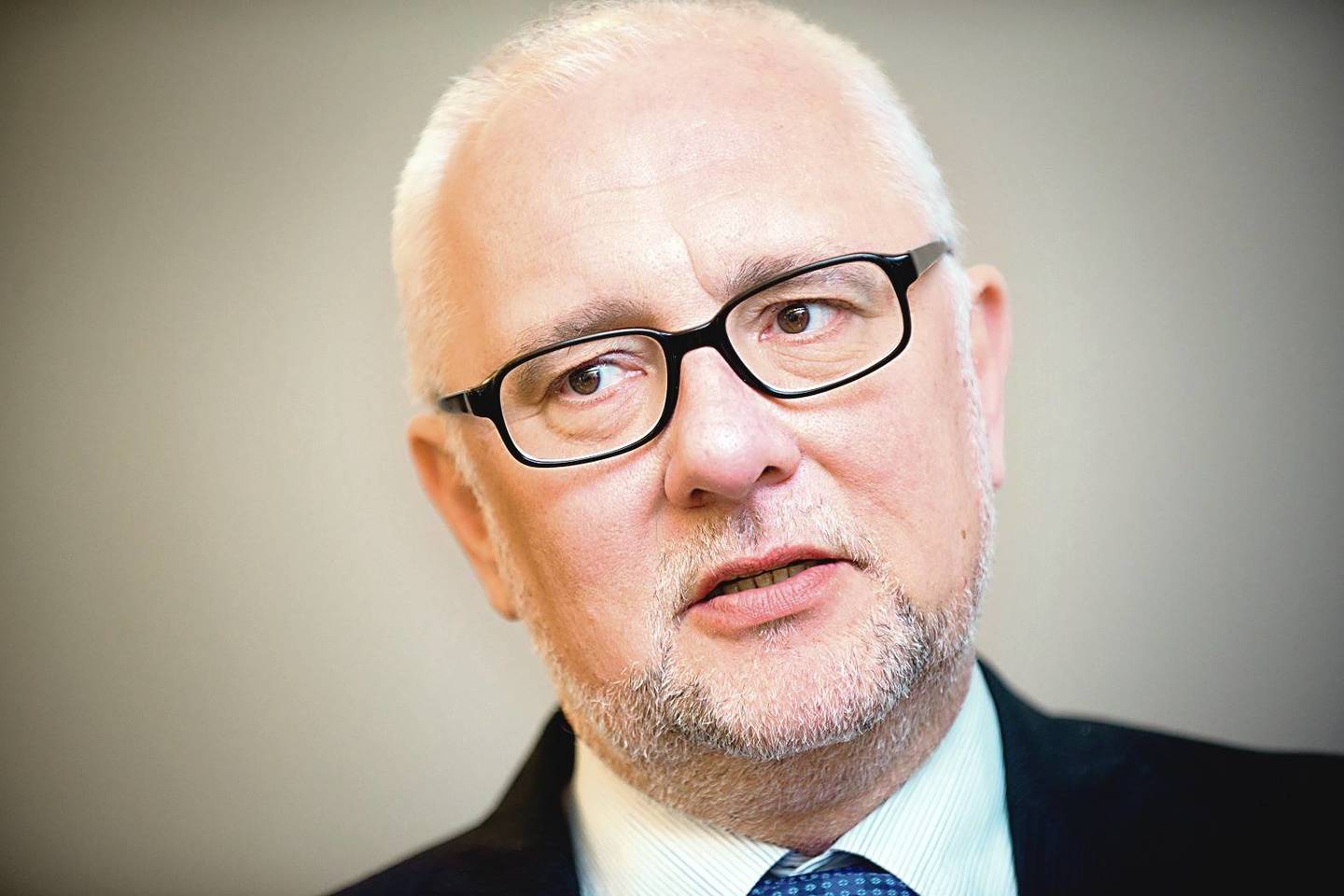 Švietimo ir mokslo ministras D.Pavalkis: „Dalis aukštųjų mokyklų priima mokytis ir tokį jaunimą, kuris vidurinės mokyklos suole visai nesimokė.“