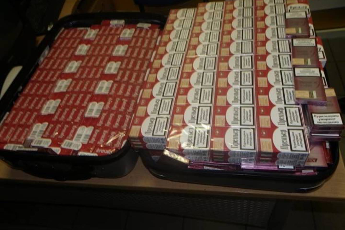 Iš viso pasieniečiai bei muitininkai rado 1 tūkst. 59 pakelius cigarečių.