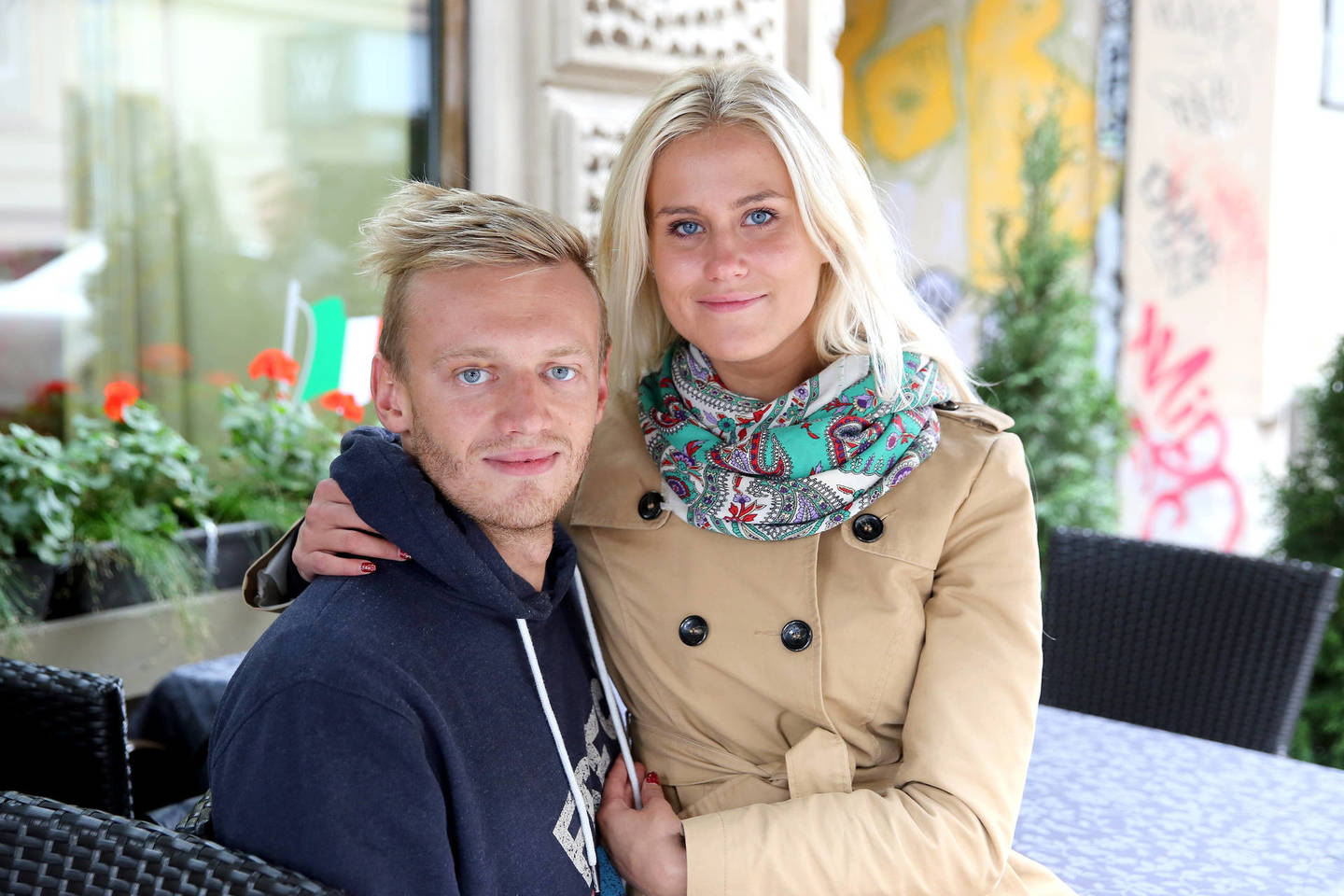 G.Titenis suko galvą, kaip romantiškai pasipiršti, bet jo mylimoji A.Samuilytė netikėtai aptiko sužadėtuvių žiedą.