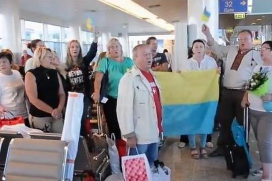 Ukrainiečiai Šeremetjevo oro uoste užplėšė savo šalies himną