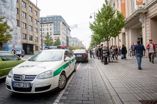 Klaidingas signalas prekybos centro lankytojus išvarė į gatvę