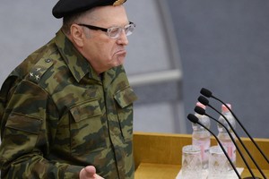 Tarp naujų ES sankcijų aukų – skandalingasis V.Žirinovskis