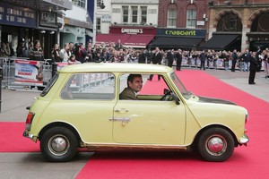 „Ponas Bynas“ Rowanas Atkinsonas vėl pakliuvo į avariją