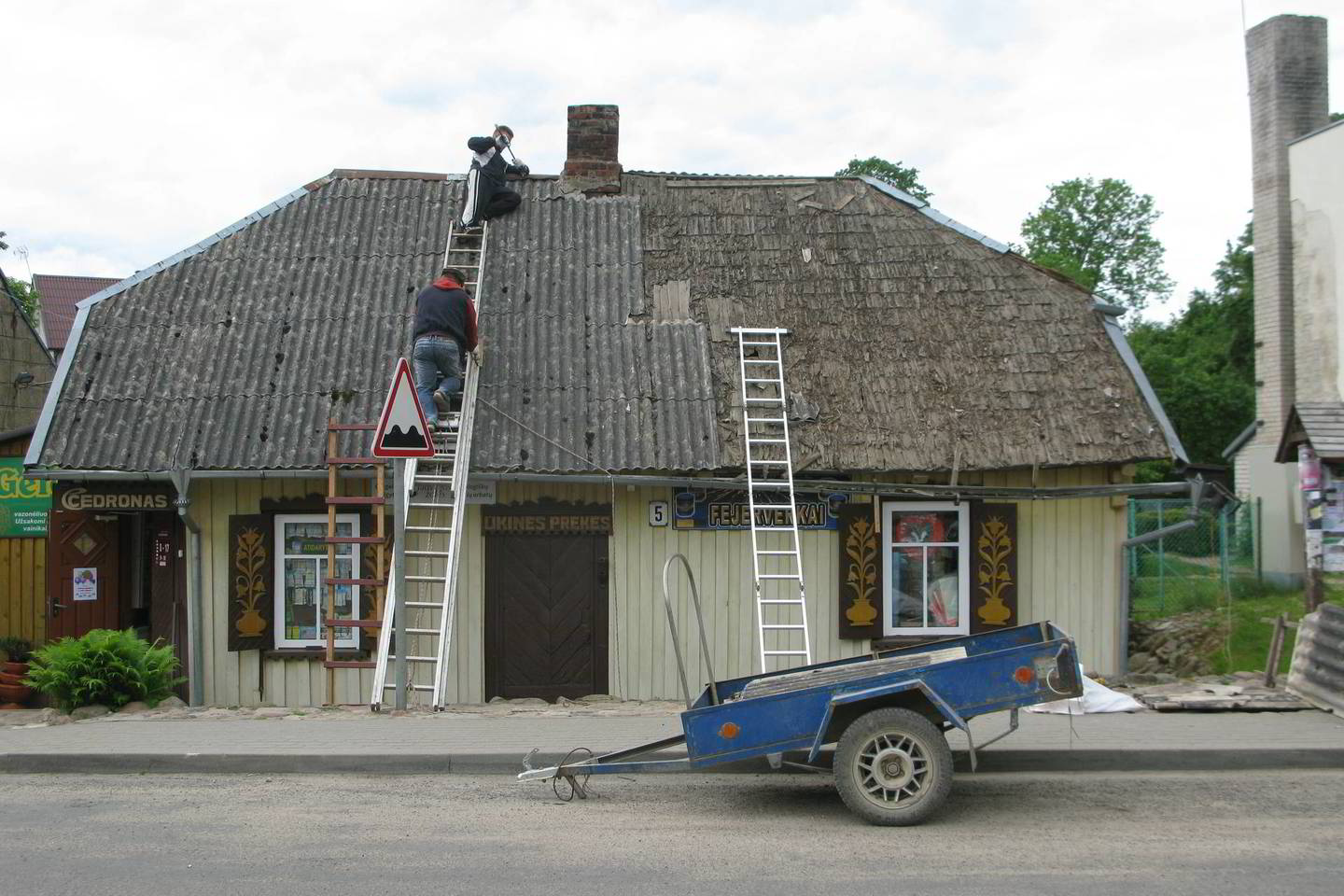 Per balandį - birželį daugiausia pelno, neatskaičius mokesčių, uždirbo didmeninės ir mažmeninės prekybos įmonės.