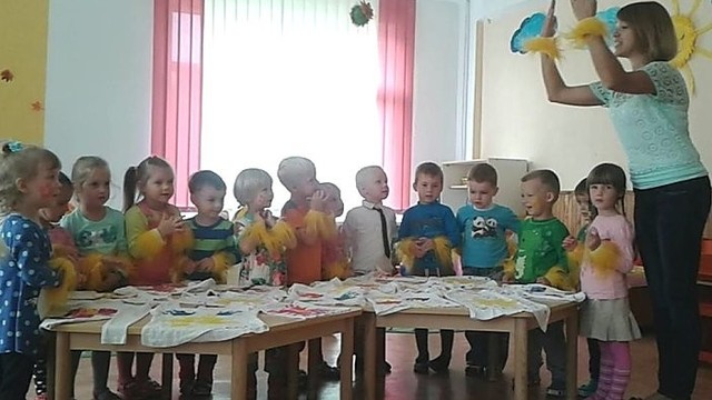 Darželio spalvos 2014: „saulėtujų“ vaikų spalvos