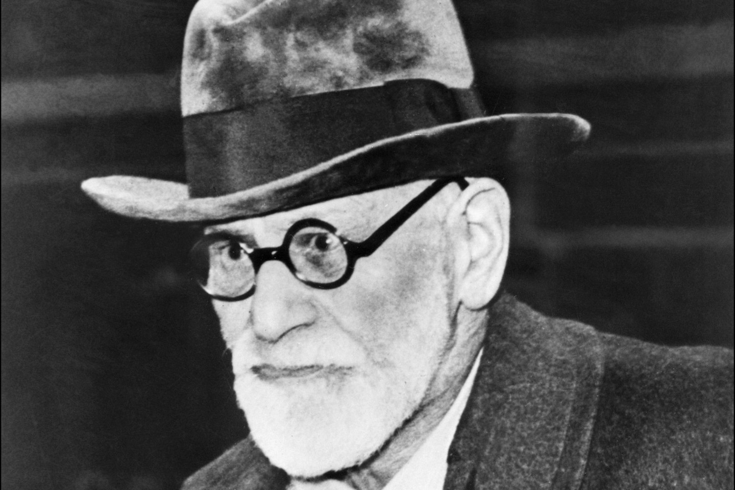 S.Freudas dešimtmečius psichikos ligas stengėsi gydyti tyrinėdamas paciento pasąmonę, per laisvąsias asociacijas ir sapnų bei libido analizę.<br>„Scanpix“ nuotr.