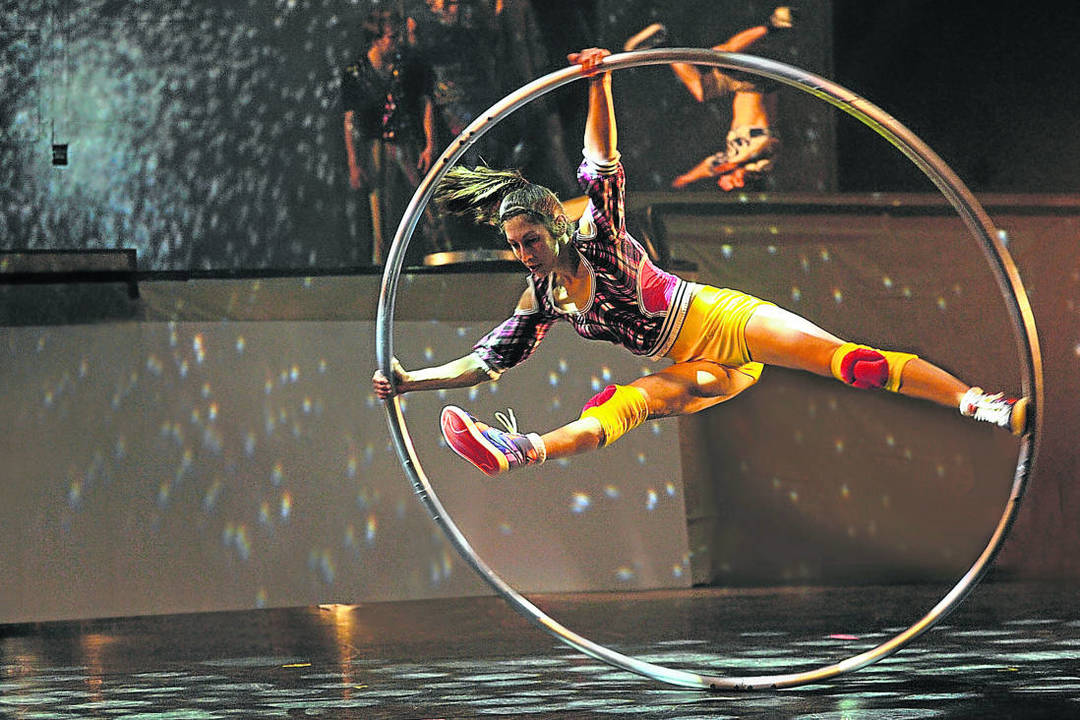 „Cirkopolyje“ susijungia cirko, šokio ir teatro menas.