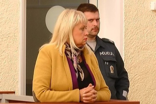 Į belangę uždaryta Visagino merė įtariama piknaudžiavusi tarnyba