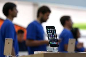 „Facebook“ sukčiai nemokamai dalija „iPhone 6“