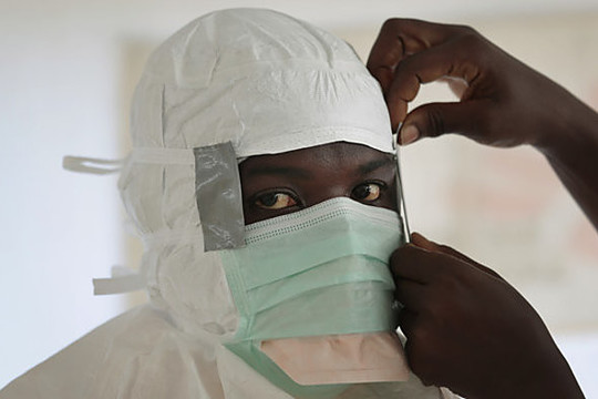 Ar JAV pavyks sustabdyti mirtį nešantį Ebolos virusą?