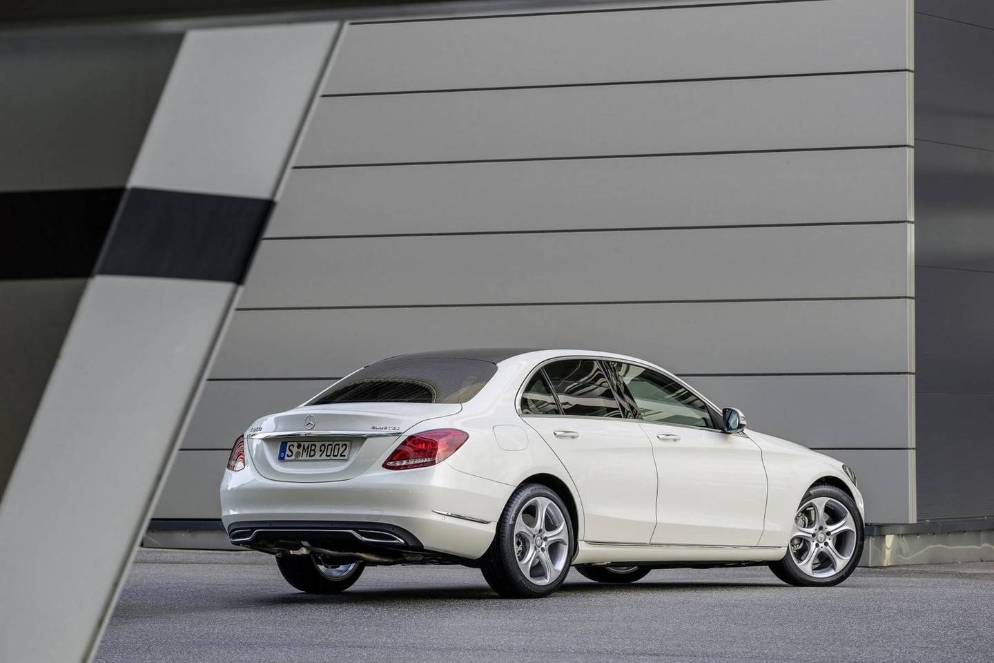 Pirmieji pretendentai į "Metų automobilio" titulą - "Mercedes-Benz" modeliai.<br>Gamintojo nuotr.