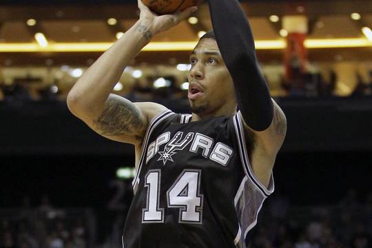 „Spurs“ gynėjui - bėdos dėl asmenukės prie Holokausto memorialo