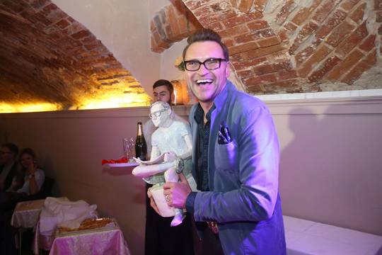 Kaune Žilvinas Grigaitis atidengė savo paties skulptūrą