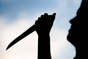 Girtas vyras Telšių r. peiliu sužalojo trylikametį