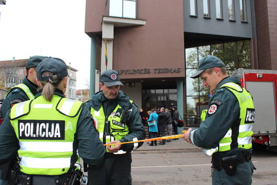 Klaipėdoje apie bombą prie teismo galėjo pranešti kaltinamieji